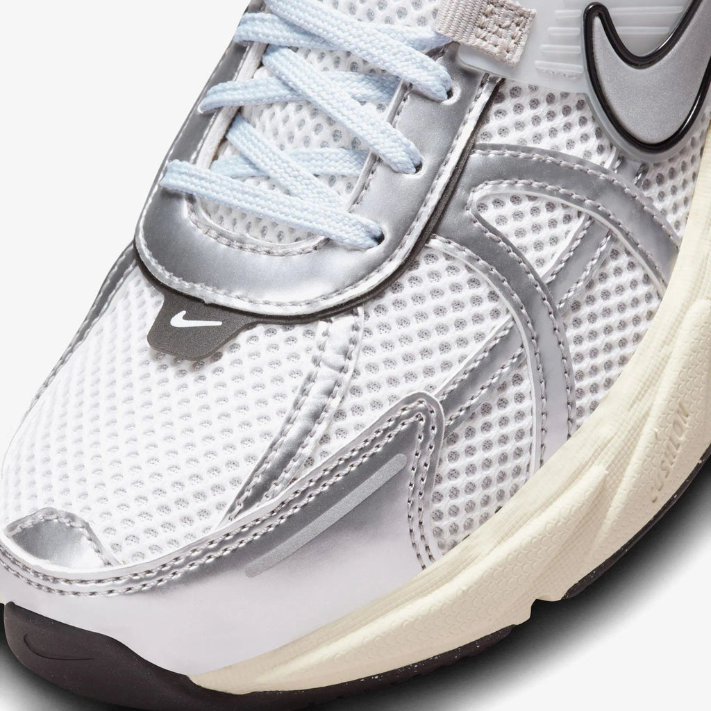 Nike V2K Run Sneaker